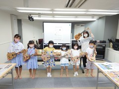 夏休み特別講座「ウクレレデコって弾いてみよ」【イベントレポート】（その3）